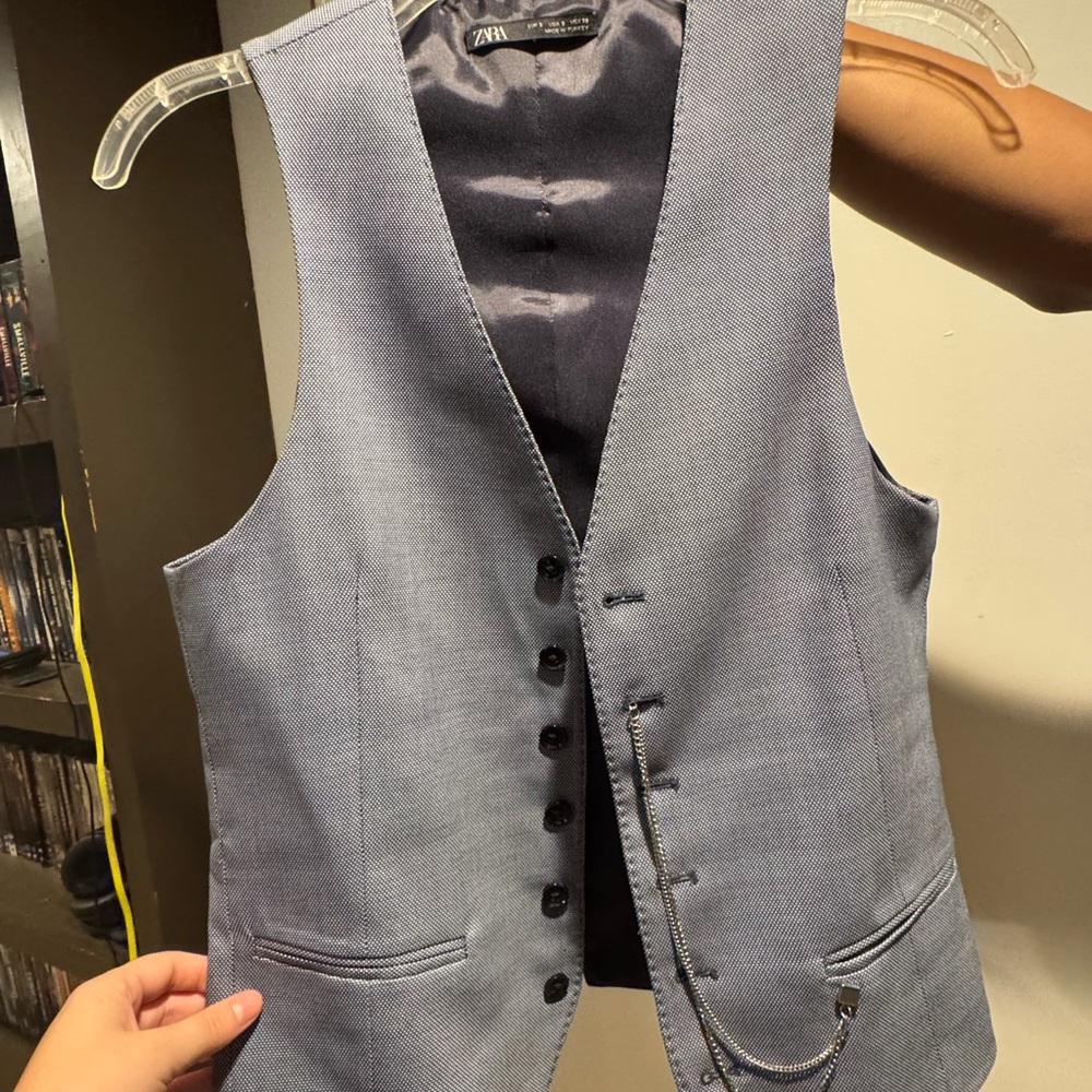 Zara Men's Light Gray Vest with Chain Detail